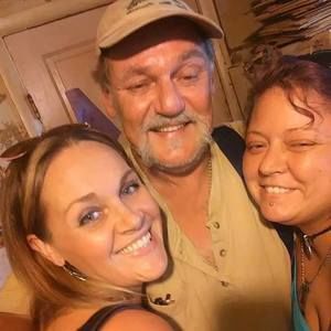 Meet your Posher, Crystal